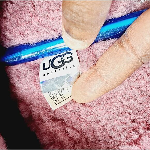 UGG   - Picture 6 of 14
